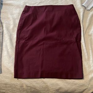 Medium maroon pencil skirt